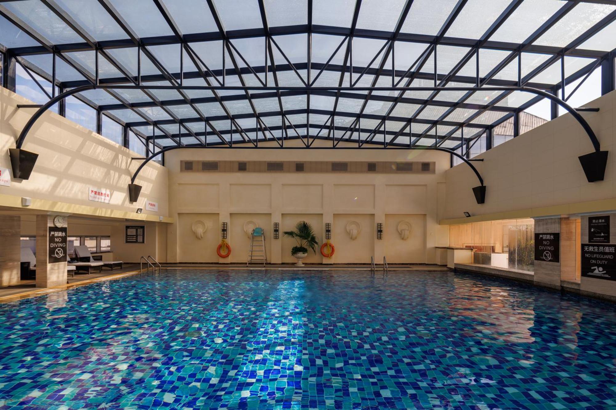 Sheraton Chengdu Lido Hotel Exteriör bild